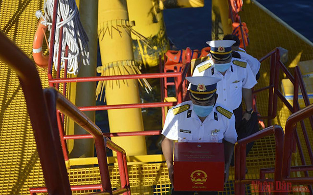 Organiser les élections anticipées dans les îles de la Mer Orientale ảnh 6 Organiser les élections anticipées dans les îles de la Mer Orientale ảnh 6