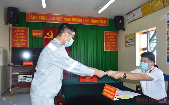 Organiser les élections anticipées dans les îles de la Mer Orientale ảnh 9 Organiser les élections anticipées dans les îles de la Mer Orientale ảnh 9