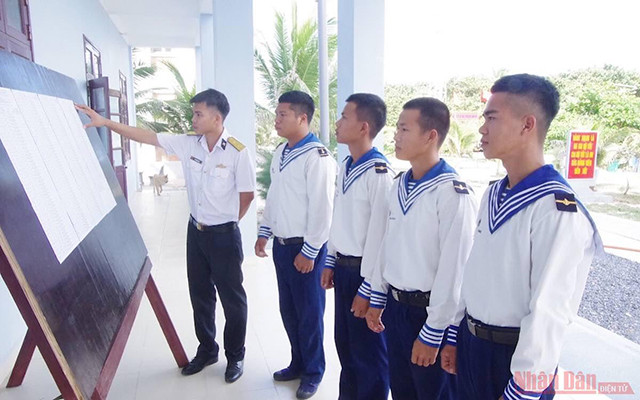 Organiser les élections anticipées dans les îles de la Mer Orientale ảnh 1 Organiser les élections anticipées dans les îles de la Mer Orientale ảnh 1