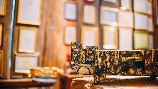 Un artisan vietnamien crée des sculptures de tigre pour l’accueil du Nouvel An 2022 ảnh 2 Un artisan vietnamien crée des sculptures de tigre pour l’accueil du Nouvel An 2022 ảnh 2