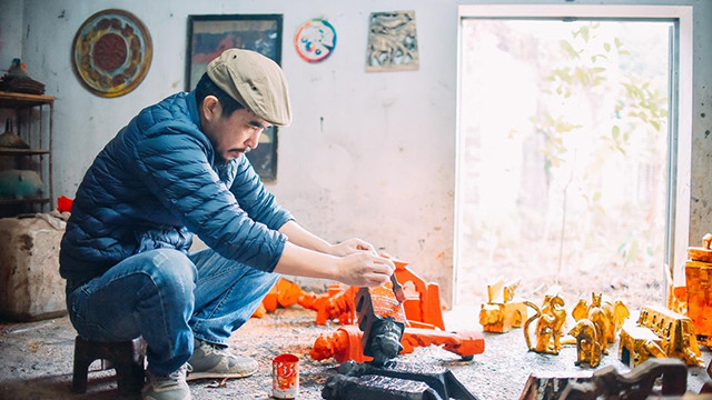 Un artisan vietnamien crée des sculptures de tigre pour l’accueil du Nouvel An 2022 ảnh 5 Un artisan vietnamien crée des sculptures de tigre pour l’accueil du Nouvel An 2022 ảnh 5