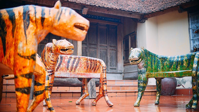 Un artisan vietnamien crée des sculptures de tigre pour l’accueil du Nouvel An 2022 ảnh 8 Un artisan vietnamien crée des sculptures de tigre pour l’accueil du Nouvel An 2022 ảnh 8