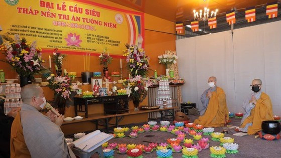 Les Vietnamiens en Allemagne et au Japon rendent hommage aux soldats tombés pour protéger la souveraineté maritime et insulaire du pays ảnh 1 Les Vietnamiens en Allemagne et au Japon rendent hommage aux soldats tombés pour protéger la souveraineté maritime et insulaire du pays ảnh 1