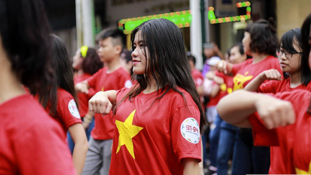 « Couleurs de la vie » à travers le regard d’anciens élèves de Hanoi ảnh 1