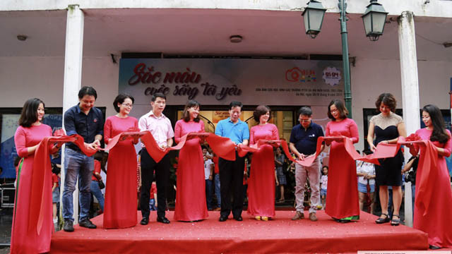 « Couleurs de la vie » à travers le regard d’anciens élèves de Hanoi ảnh 4
