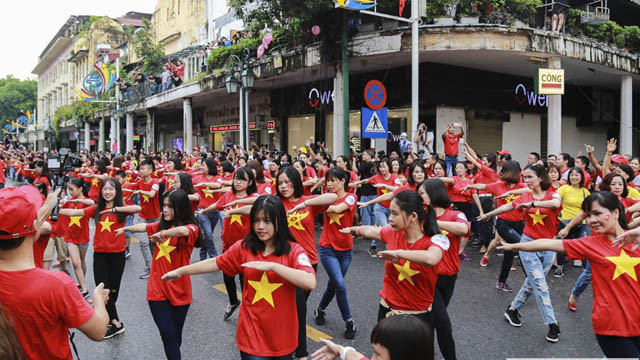 « Couleurs de la vie » à travers le regard d’anciens élèves de Hanoi ảnh 3