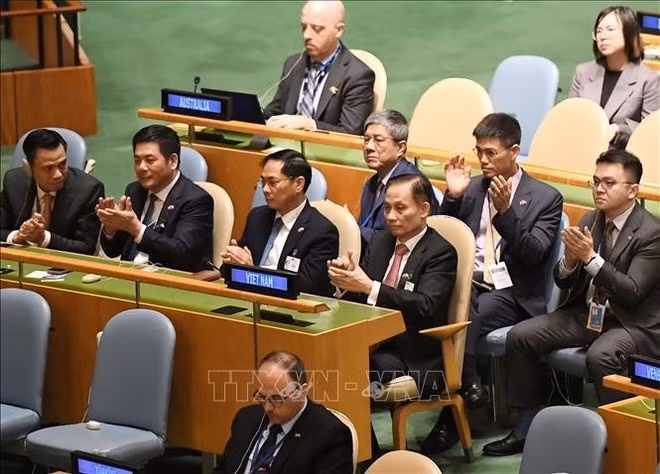 Délégation vietnamienne au débat général de haut niveau de la 80e session de l’Assemblée générale (AG) des Nations Unies. Photo : VNA.