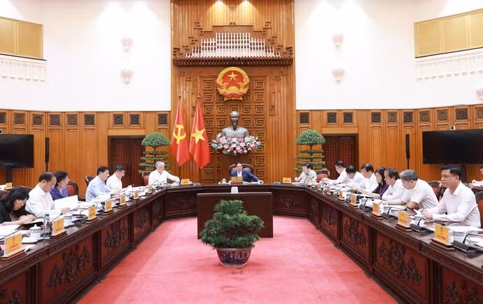 Le Premier ministre Pham Minh Chinh souligne la nécessité de réorganiser les services publics conformément aux orientations du Parti et aux exigences pratiques. Photo : VNA.
