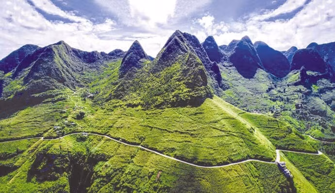 Le col Ma Pi Leng est situé dans le Géoparc mondial du plateau karstique de Dong Van. Photo : baodautu.