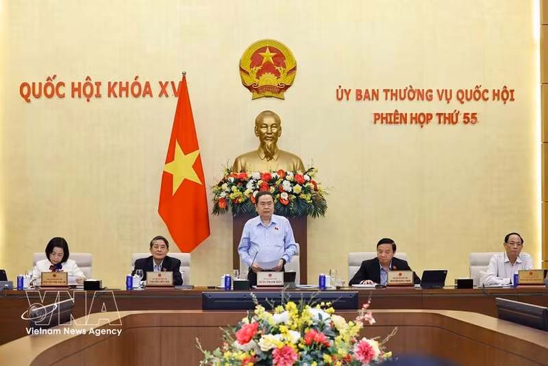Le président de l'AN du Vietnam, Tran Thanh Man, prononce le discours d'ouverture de la 56e session du Comité permanent de l'Assemblée nationale. Photo : VNA.