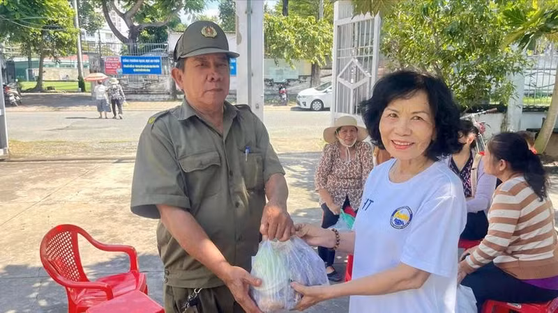 mme-nguyen-thi-anh.jpg