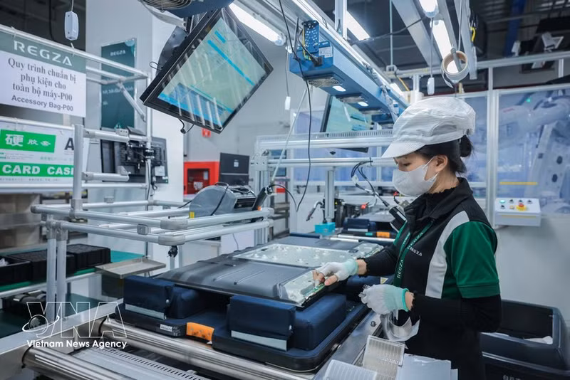 Les investissements directs étrangers réalisés au Vietnam au cours des deux premiers mois de 2026 ont atteint environ 3,21 milliards de dollars. Photo : VNA.