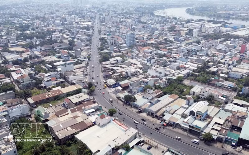La route nationale 13, dans sa portion traversant Hô Chi Minh-Ville, est fréquemment embouteillée depuis des décennies. Photo : VNA.