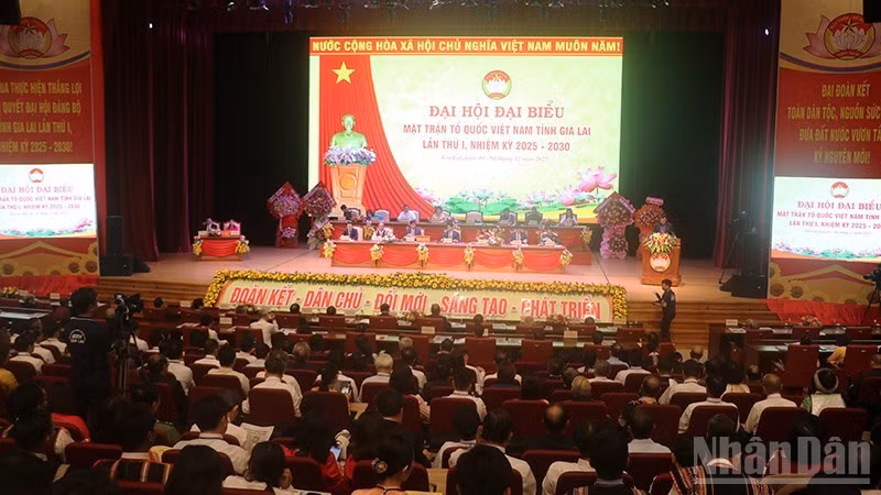 Le premier Congrès des délégués du Front de la Patrie du Vietnam de la province de Gia Lai pour le mandat 2025-2030 s’est achevé avec succès. Photo : NDEL.