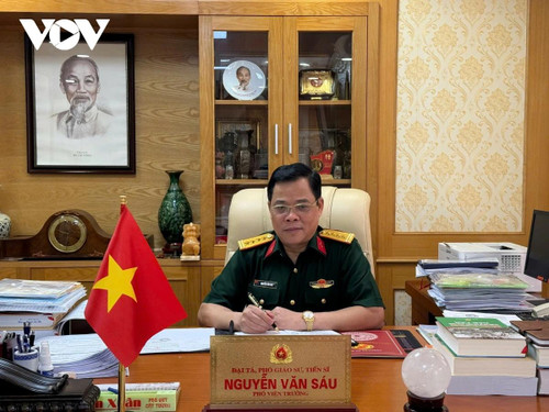 Le colonel, professeur associé - docteur Nguyen Van Sau, directeur adjoint de l'Institut de stratégie et d'histoire militaire du Vietnam. Photo : VOV. Le colonel, professeur associé - docteur Nguyen Van Sau, directeur adjoint de l'Institut de stratégie et d'histoire militaire du Vietnam. Photo : VOV.