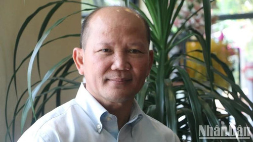 Uch Leang, directeur par intérim du Département des études asiatiques, africaines et moyen-orientales de l’Institut des relations internationales du Cambodge, relevant de l’Académie royale du Cambodge. Photo : NDEL