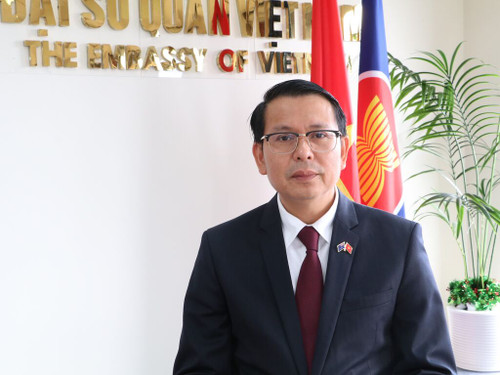 L’ambassadeur du Vietnam en Nouvelle-Zélande, Nguyên Van Trung. L’ambassadeur du Vietnam en Nouvelle-Zélande, Nguyên Van Trung.