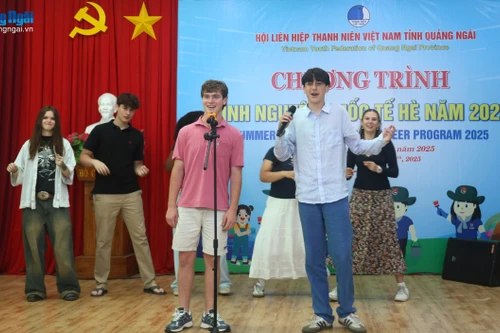 Programme de volontariat international d’été à Quang Ngai, édition 2025. Photo : thoidai.com.vn