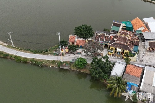 Un coin du village ancien de Ha Lien. Photo : qdnd.vn