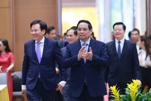 Le Premier ministre Pham Minh Chinh a présidé une rencontre afin de présenter ses vœux de Nouvel An et d'ordonner le déploiement immédiat des missions du Bureau du gouvernement. Photo : VNA.