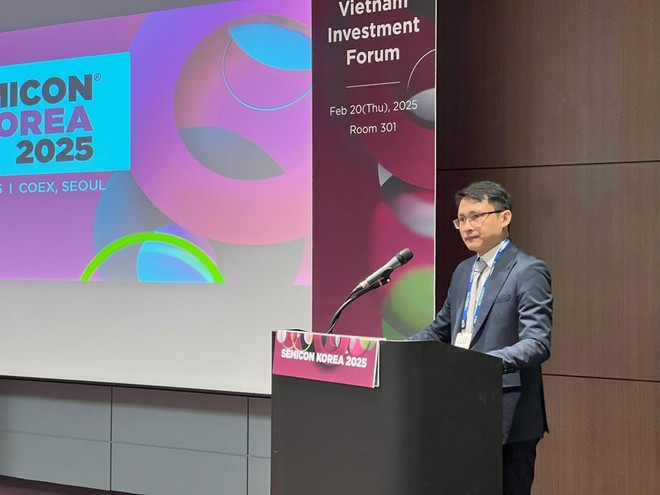 Le directeur adjoint du NIC, Vo Xuân Hoài, s’adresse au forum. Photo : VNA. Le directeur adjoint du NIC, Vo Xuân Hoài, s’adresse au forum. Photo : VNA.