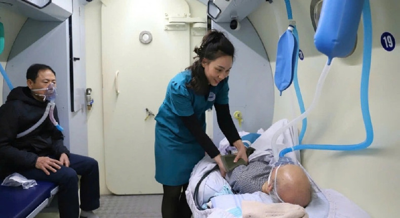 Entre 2019 et 2023, près de 3 700 patients victimes d’AVC ont été pris en charge par l’Institut, avec un temps de récupération plus court que par les méthodes traditionnelles. Photo : VOV