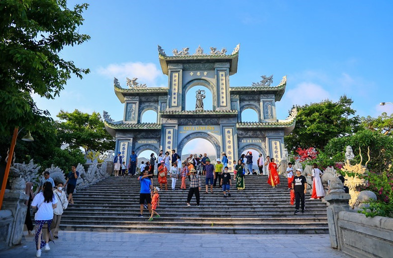 Parmi les trois pagodes nommées Linh Ung à Dà Nang, la pagode Linh Ung – Bai But est la plus grande avec une superficie d'environ 20ha. Photo : VNA. Parmi les trois pagodes nommées Linh Ung à Dà Nang, la pagode Linh Ung – Bai But est la plus grande avec une superficie d'environ 20ha. Photo : VNA.