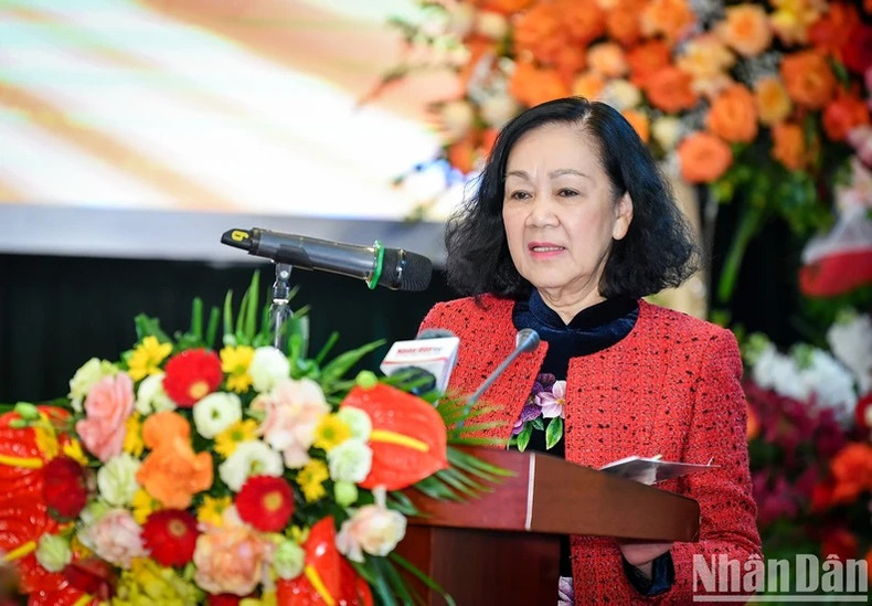 Truong Thi Mai, membre du Bureau Politique, Permanente du Secrétariat du Comité central du Parti et présidente de la Commission centrale d’Organisation du Parti, prend la parole lors de la cérémonie.