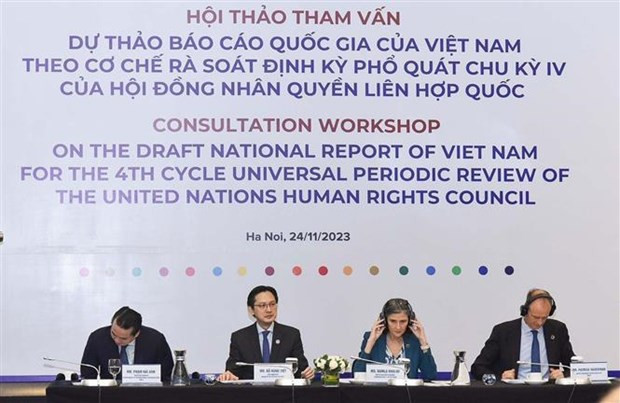 Le vice-ministre des AE Do Hung Viet préside le 24 novembre à Hanoï un atelier de consultation sur le projet de rapport national du Vietnam pour le 4e cycle de l'Examen périodique universel (EPU) du Conseil des droits de l'homme des Nations Unies. Photo : VNA.