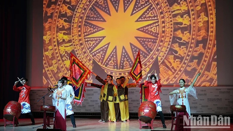 Danse du tambour. Danse du tambour.
