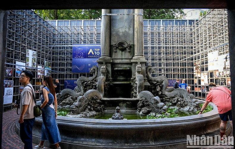 Top 10 Awards 2022 a sélectionné les 10 meilleurs projets de logement et les 10 meilleurs aménagements intérieurs, parmi 231 projets à travers le pays. Ces œuvres répondent toutes aux critères de beauté et de fonction propres à l’environnement vietnamien. Photo : nhandan.vn Top 10 Awards 2022 a sélectionné les 10 meilleurs projets de logement et les 10 meilleurs aménagements intérieurs, parmi 231 projets à travers le pays. Ces œuvres répondent toutes aux critères de beauté et de fonction propres à l’environnement vietnamien. Photo : nhandan.vn