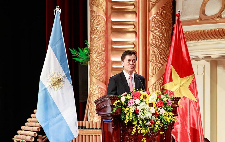 Hà Kim Ngoc, vice-ministre vietnamien des Affaires étrangères : "Pour le peuple vietnamien, l’Argentine évoque une culture artistique empreinte de son identité distinctive". Photo : baoquocte.vn