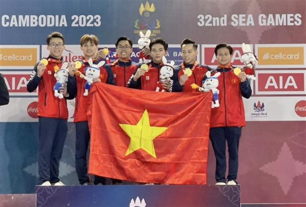Le Vietnam a remporté le 8 mai la médaille d&apos;or en finale du concours multiple par équipes (All Around Final). Photo: VNA