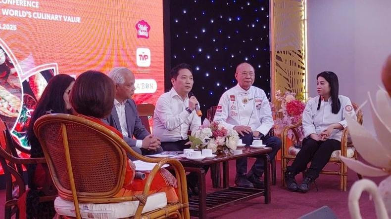 Les intervenants ont échangé sur les stratégies visant à intensifier la communication et la promotion du bánh mì auprès d’un public toujours plus large.