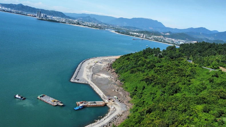 Le projet de port de Liên Chiêu devrait être achevé fin 2025. Photo : dautu Le projet de port de Liên Chiêu devrait être achevé fin 2025. Photo : dautu