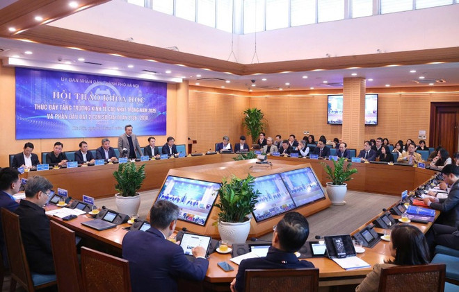 Colloque scientifique intitulé "Promouvoir la croissance économique la plus élevée en 2025 et s'efforcer d'atteindre une croissance à deux chiffres pour la période 2026-2030". Photo : baodautu.vn Colloque scientifique intitulé "Promouvoir la croissance économique la plus élevée en 2025 et s'efforcer d'atteindre une croissance à deux chiffres pour la période 2026-2030". Photo : baodautu.vn