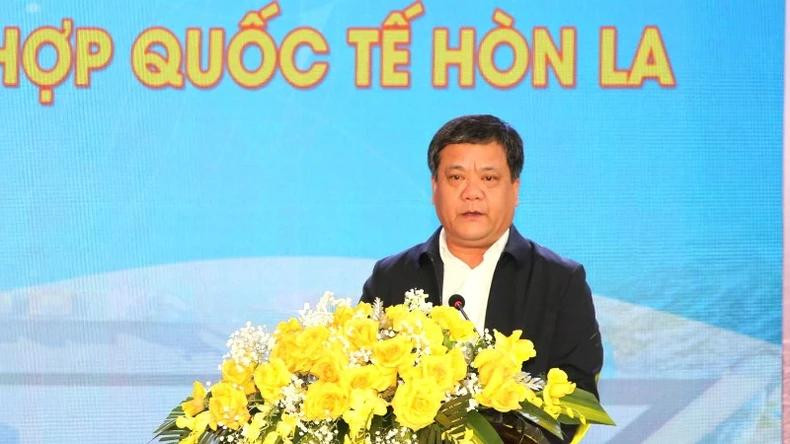 Le président du Comité populaire provincial de Quang Binh, Tran Phong, a pris la parole lors de la cérémonie d'inauguration. Le président du Comité populaire provincial de Quang Binh, Tran Phong, a pris la parole lors de la cérémonie d'inauguration.