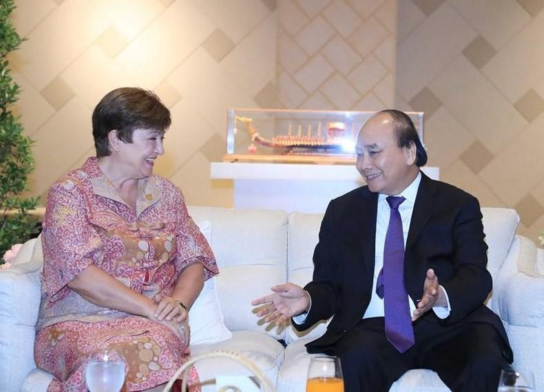 La directrice générale du FMI Kristalina Georgieva et le Président Nguyên Xuân Phuc. Photo : VNA