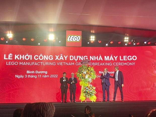 Cérémonie de mise en chantier de l'usine LEGO dans la province de Binh Duong. Photo : baodautu.vn Cérémonie de mise en chantier de l'usine LEGO dans la province de Binh Duong. Photo : baodautu.vn