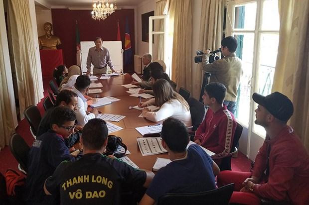 Apprenants de vietnamien en Algérie. Photo : VNA. Apprenants de vietnamien en Algérie. Photo : VNA.