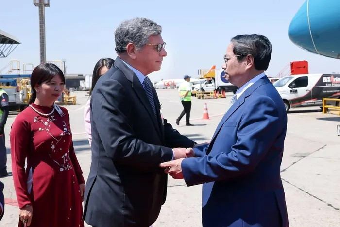 L’ambassadeur Marco Farani a accueilli le Premier ministre Pham Minh Chinh lors de sa visite au Brésil, en septembre 2023. Photo : VNA. L’ambassadeur Marco Farani a accueilli le Premier ministre Pham Minh Chinh lors de sa visite au Brésil, en septembre 2023. Photo : VNA.