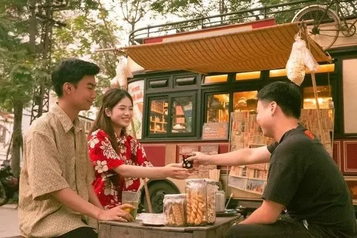 Les visiteurs pourront revivre cette époque au cœur de l’espace gastronomique de Dao Ngoc Ngu Xa, dans le quartier Truc Bach. Photo : baoquocte.vn Les visiteurs pourront revivre cette époque au cœur de l’espace gastronomique de Dao Ngoc Ngu Xa, dans le quartier Truc Bach. Photo : baoquocte.vn
