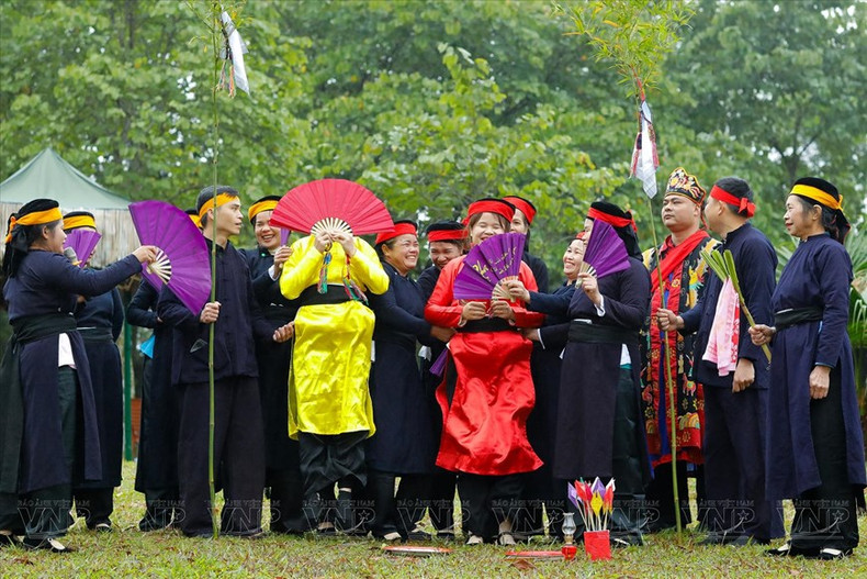 La fête est organisée pour exprimer la gratitude, le respect pour la nature et prier pour de bonnes récoltes.