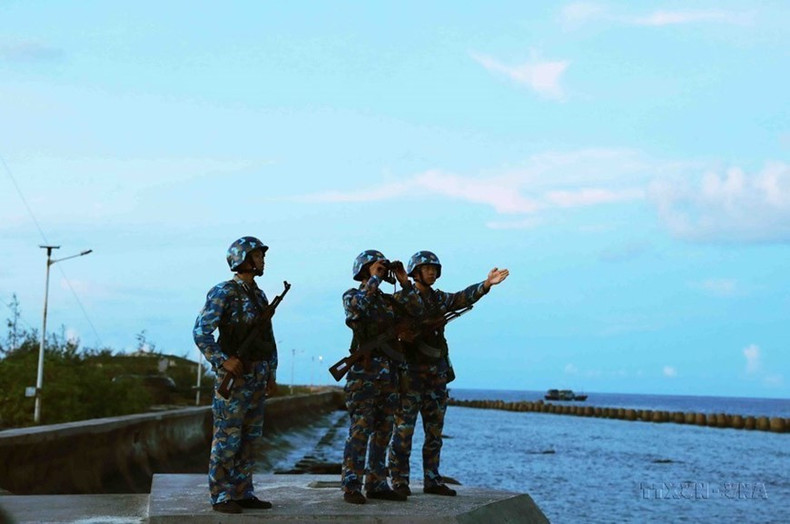 Soldats en garnison à Truong Sa. Photo : VNA.