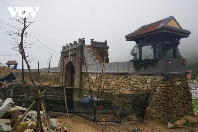 Les murs du site sont restaurés, tout en préservant leurs caractéristiques anciennes.