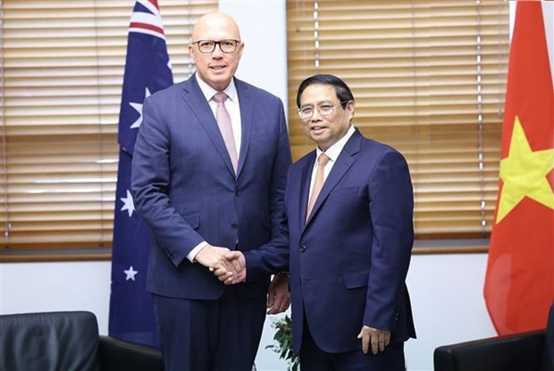 Le Premier ministre Pham Minh Chinh (à droite) et le chef du Parti libéral d'Australie, Peter Dutton. Photo : VNA. Le Premier ministre Pham Minh Chinh (à droite) et le chef du Parti libéral d'Australie, Peter Dutton. Photo : VNA.