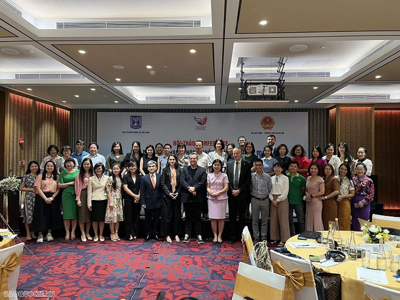 L’ambassade d’Israël au Vietnam et le ministère du Travail, des Invalides et des Affaires sociales ont organisé la conférence « Vietnam – Israël : lutter contre la cyberintimidation » le 20 juillet. Photo : baoquocte. L’ambassade d’Israël au Vietnam et le ministère du Travail, des Invalides et des Affaires sociales ont organisé la conférence « Vietnam – Israël : lutter contre la cyberintimidation » le 20 juillet. Photo : baoquocte.