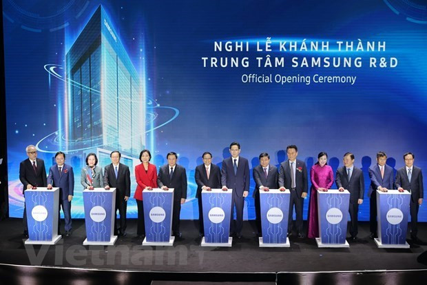 Cérémonie d'inauguration du Centre de recherche et développement de Samsung. Photo : VietnamPlus. Cérémonie d'inauguration du Centre de recherche et développement de Samsung. Photo : VietnamPlus.