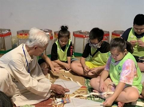 Fête de la mi-autome : Nguyên Van Quyên, artisan défenseur de la tradition ảnh 1 Fête de la mi-autome : Nguyên Van Quyên, artisan défenseur de la tradition ảnh 1