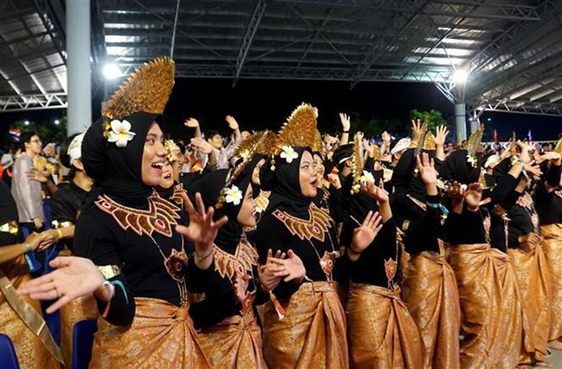 Un numéro artistique lors de la cérémonie inaugurale du 7e Concours international de Chorales du Vietnam-Hôi An 2023. Photo : VNA.